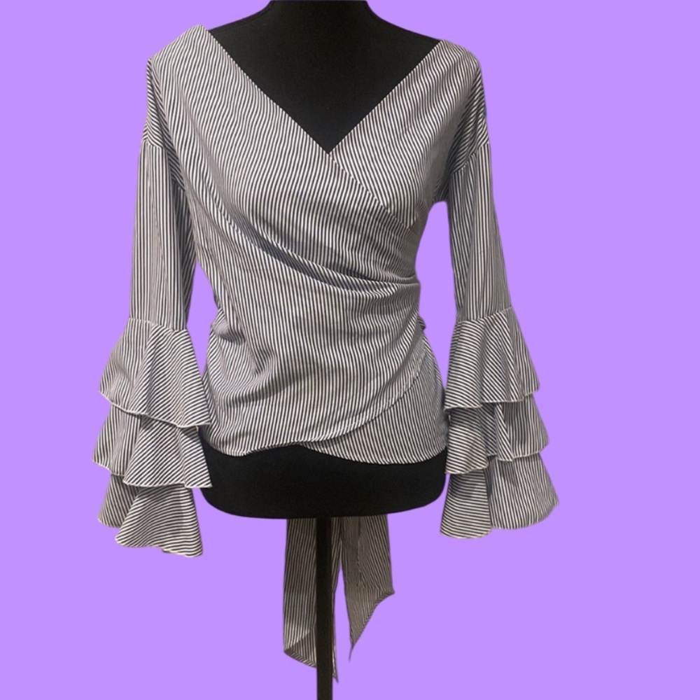 JJ’s Fairyland Rare White And Navy Blue Pinstripe Tie Up Ruffled Long Sleeve Top
